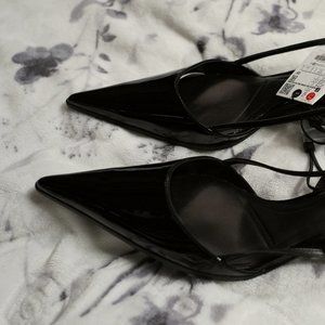 Zara - Shinny Black Kitten Heels